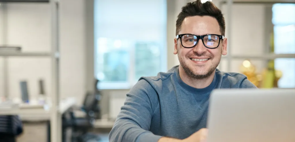 photo-of-man-wearing-eyeglasses-3184611-scaled-e1589474927857